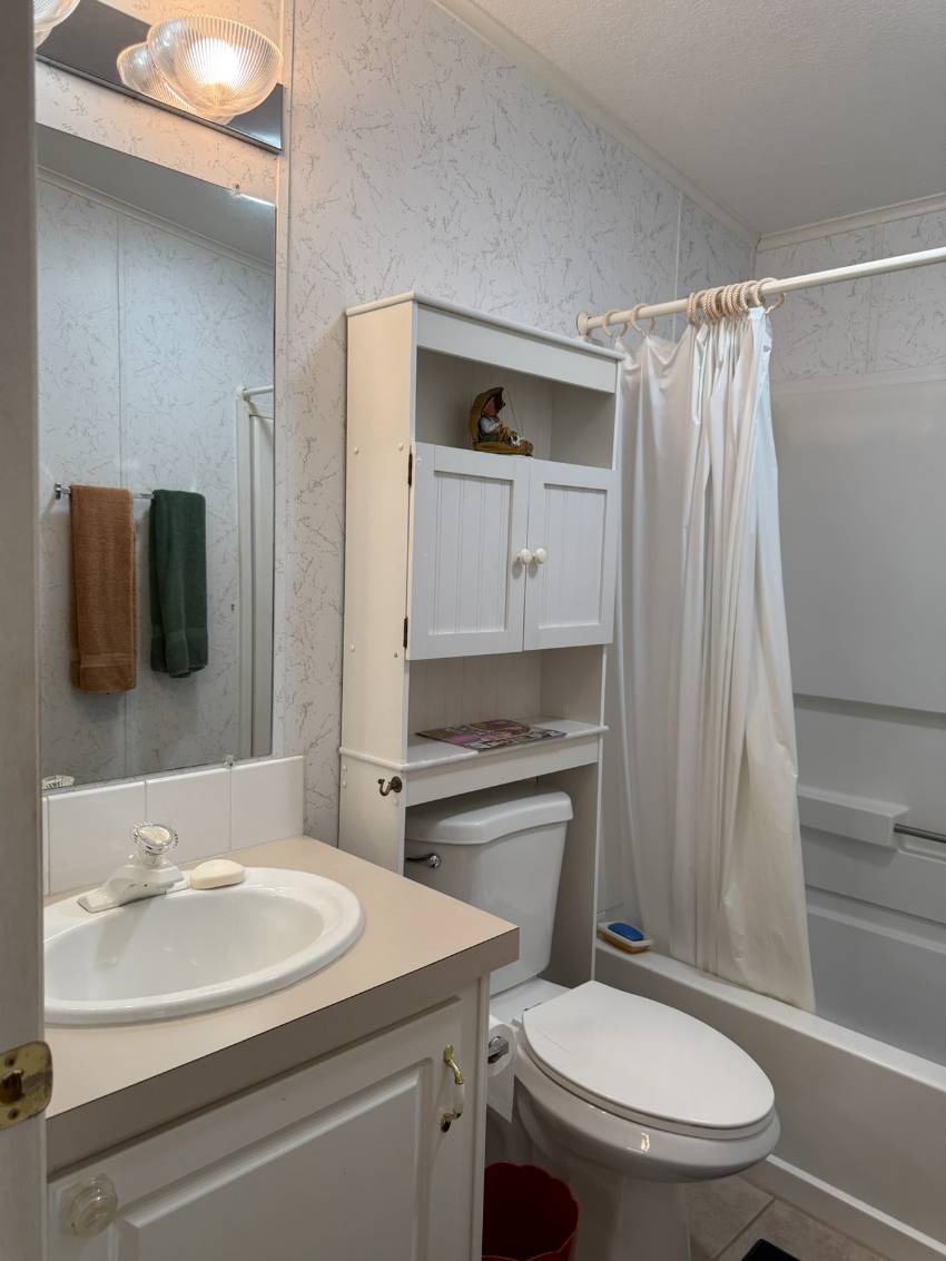 105 Bougenvilea Terrace a Parrish, FL Mobile or Manufactured Home for Sale