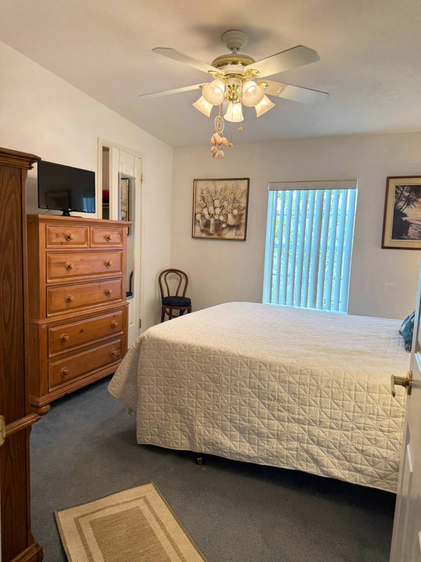 105 Bougenvilea Terrace a Parrish, FL Mobile or Manufactured Home for Sale