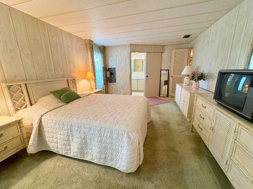 421 Bimini a Venice, FL Mobile or Manufactured Home for Sale