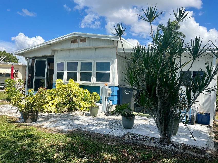 Mobile home for sale in Palmetto, FL