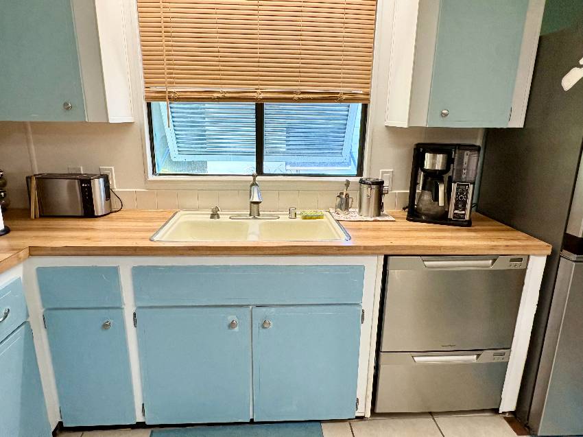 1179 Juanita Circle a Venice, FL Mobile or Manufactured Home for Sale