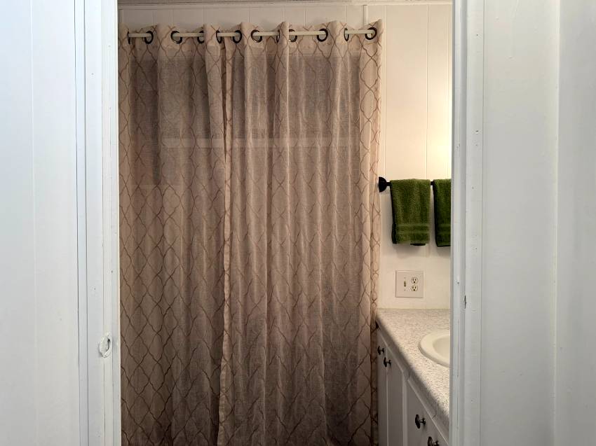 940 Siesta Dr a Ellenton, FL Mobile or Manufactured Home for Sale