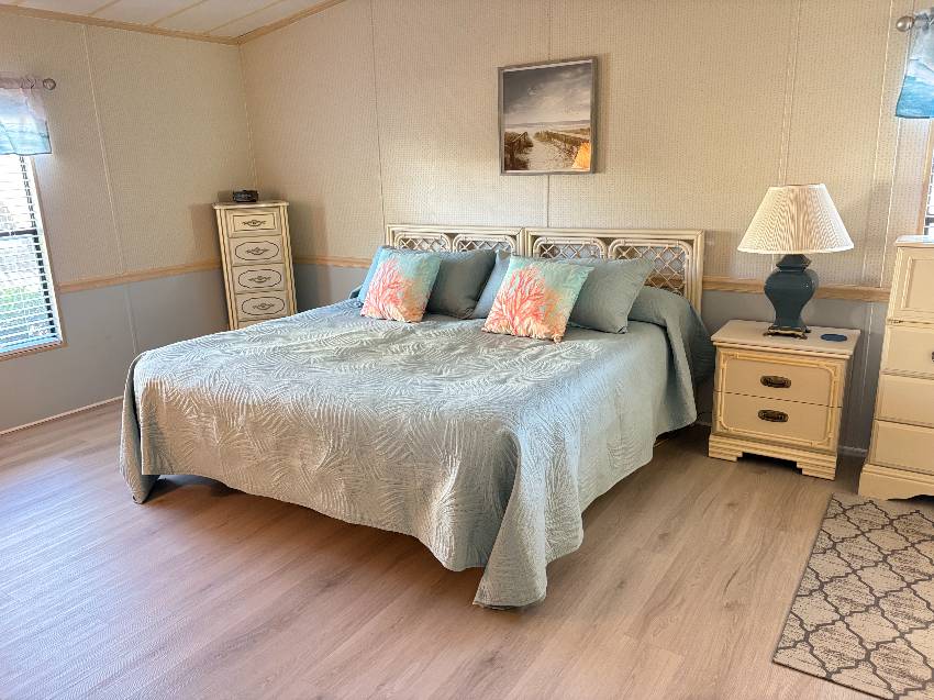 1215 Hispaniola Way a Venice, FL Mobile or Manufactured Home for Sale