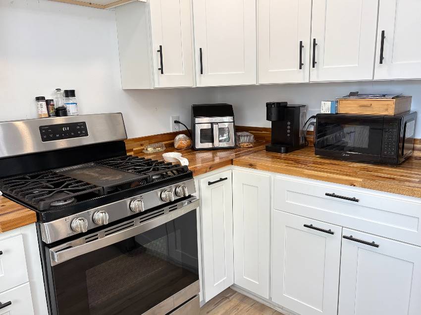 1300 N River Road, Lot R26 a Venice, FL Mobile or Manufactured Home for Sale