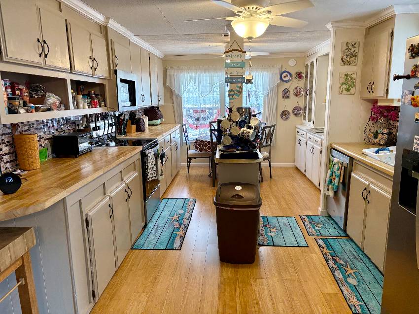 445 Cobia a Venice, FL Mobile or Manufactured Home for Sale