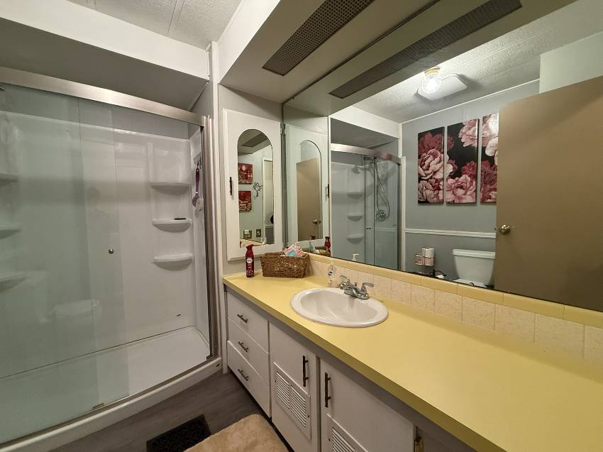 7204 Lakeshore Dr a Ellenton, FL Mobile or Manufactured Home for Sale