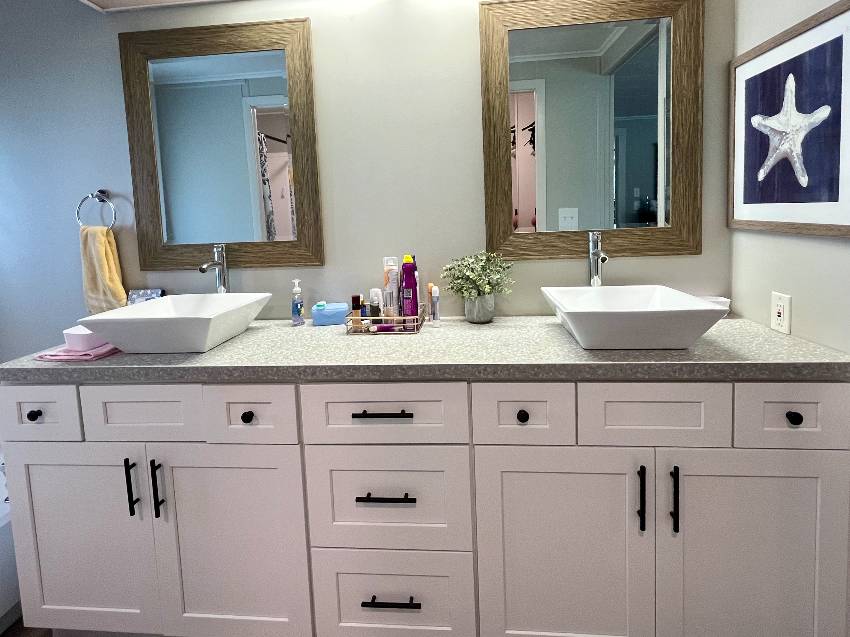 1203 N Indies Circle a Venice, FL Mobile or Manufactured Home for Sale