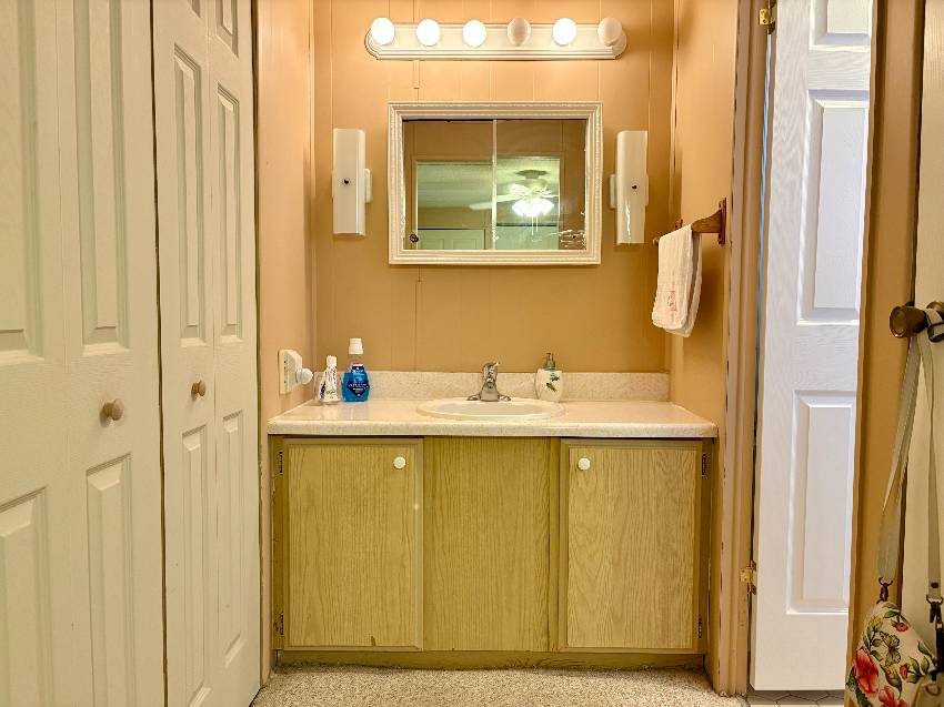 909 Kenoma W a Venice, FL Mobile or Manufactured Home for Sale