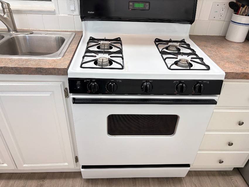 1300 N River Rd Lot R28 a Venice, FL Mobile or Manufactured Home for Sale