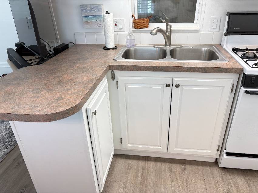 1300 N River Rd Lot R28 a Venice, FL Mobile or Manufactured Home for Sale