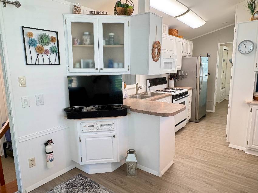 1300 N River Rd Lot R28 a Venice, FL Mobile or Manufactured Home for Sale