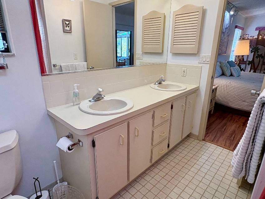 1262 N Indies Circle a Venice, FL Mobile or Manufactured Home for Sale