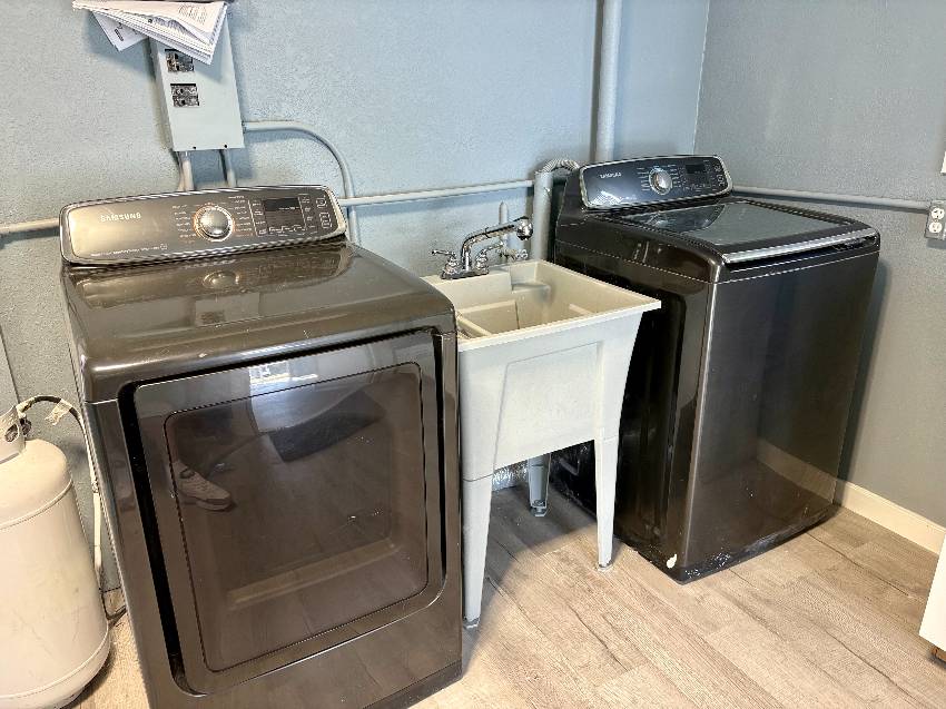 1241 N Indies Circle a Venice, FL Mobile or Manufactured Home for Sale