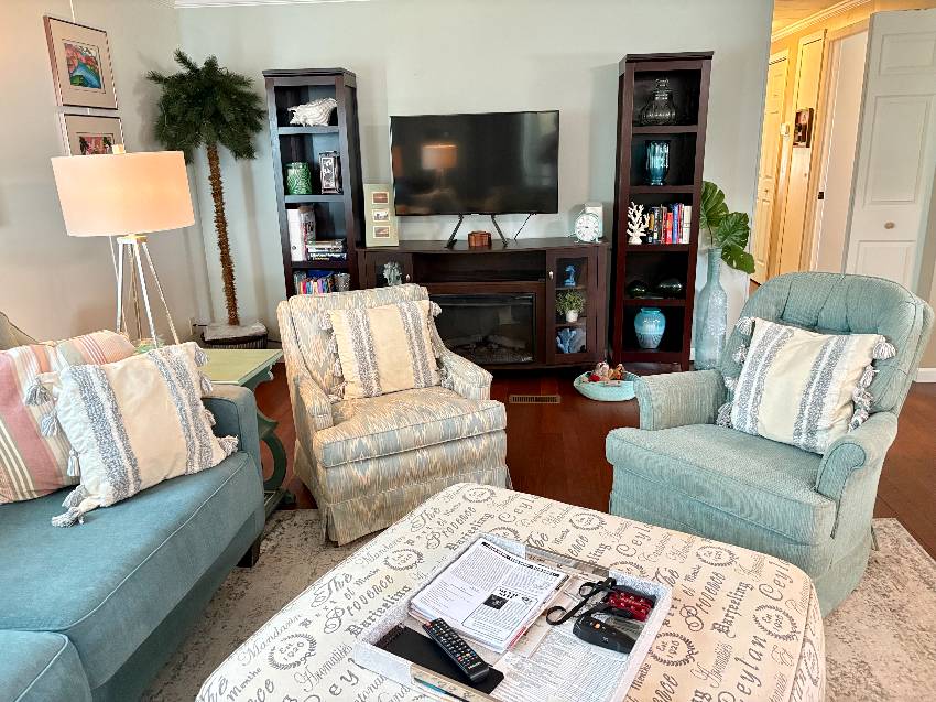 989 Eleuthera E a Venice, FL Mobile or Manufactured Home for Sale