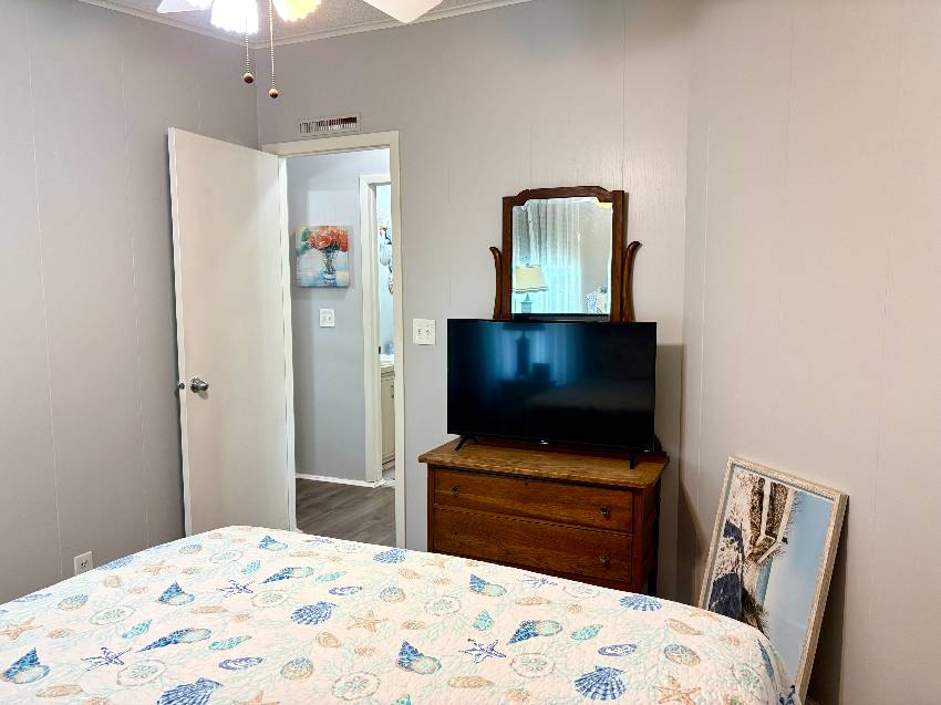 1250 N Indies Circle a Venice, FL Mobile or Manufactured Home for Sale