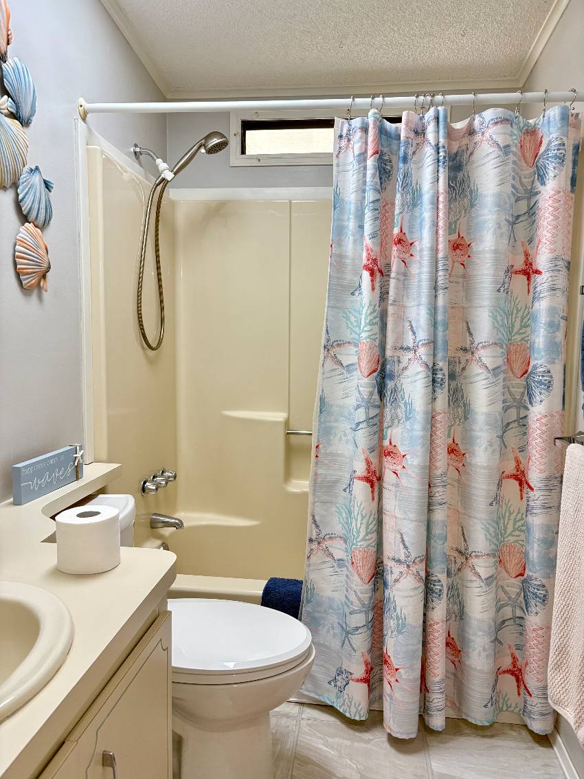 1250 N Indies Circle a Venice, FL Mobile or Manufactured Home for Sale