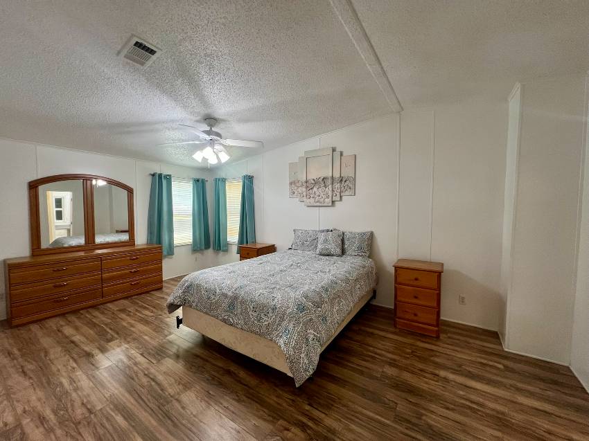 9814 Sucia Circle a Parrish, FL Mobile or Manufactured Home for Sale