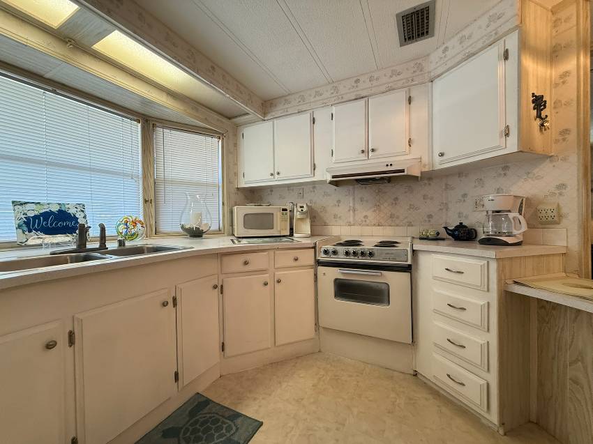 7323 Westwood Dr a Ellenton, FL Mobile or Manufactured Home for Sale